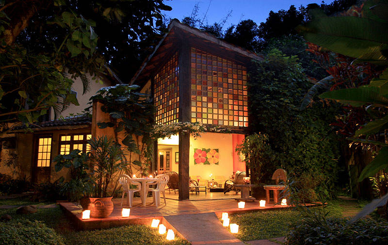Fachada noturna